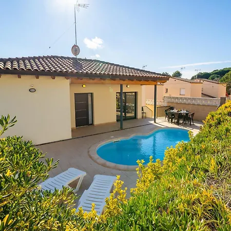 Villa 3 Bedroom In *